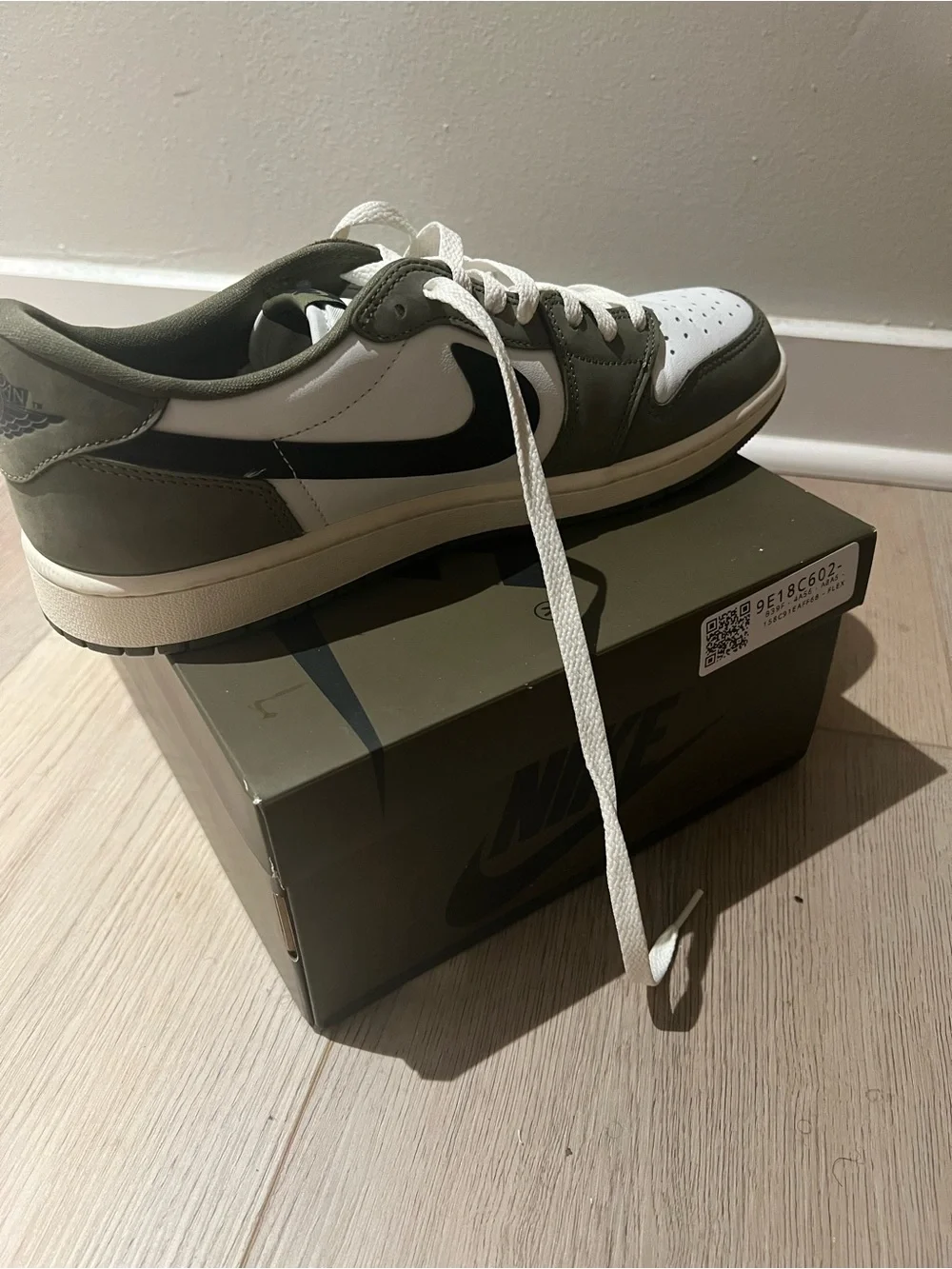Nike Jordan 1 Low OG - White & Olive